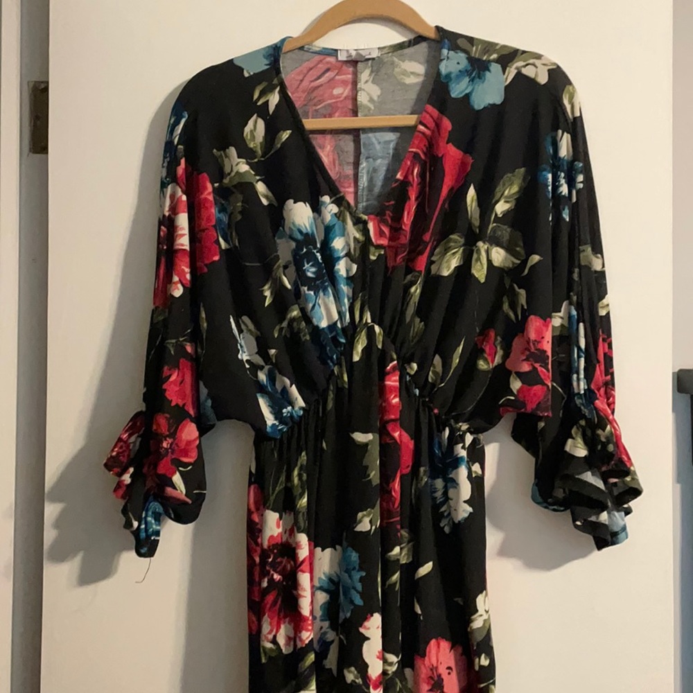 MIDI floral dress with bell sleeves